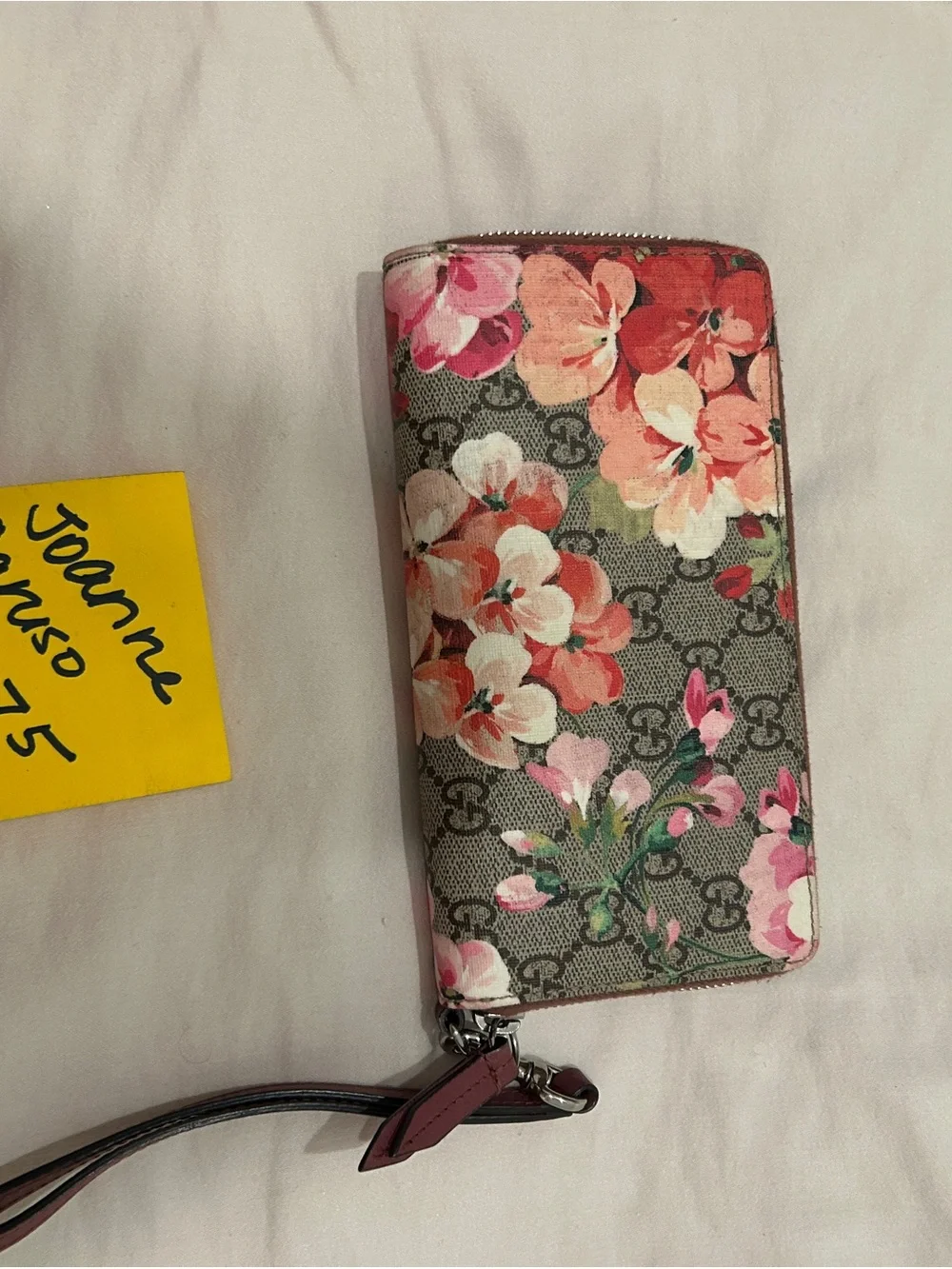Gucci Floral GG Zip-Around Wallet in Beige with Pink and Red Accents - Picture 2 of 8